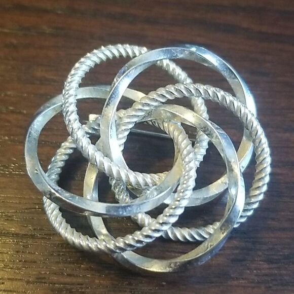 Love knot earrings and pin set - Picture 4 of 5